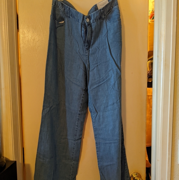 Chicos Platinum Trousers - Picture 5 of 10